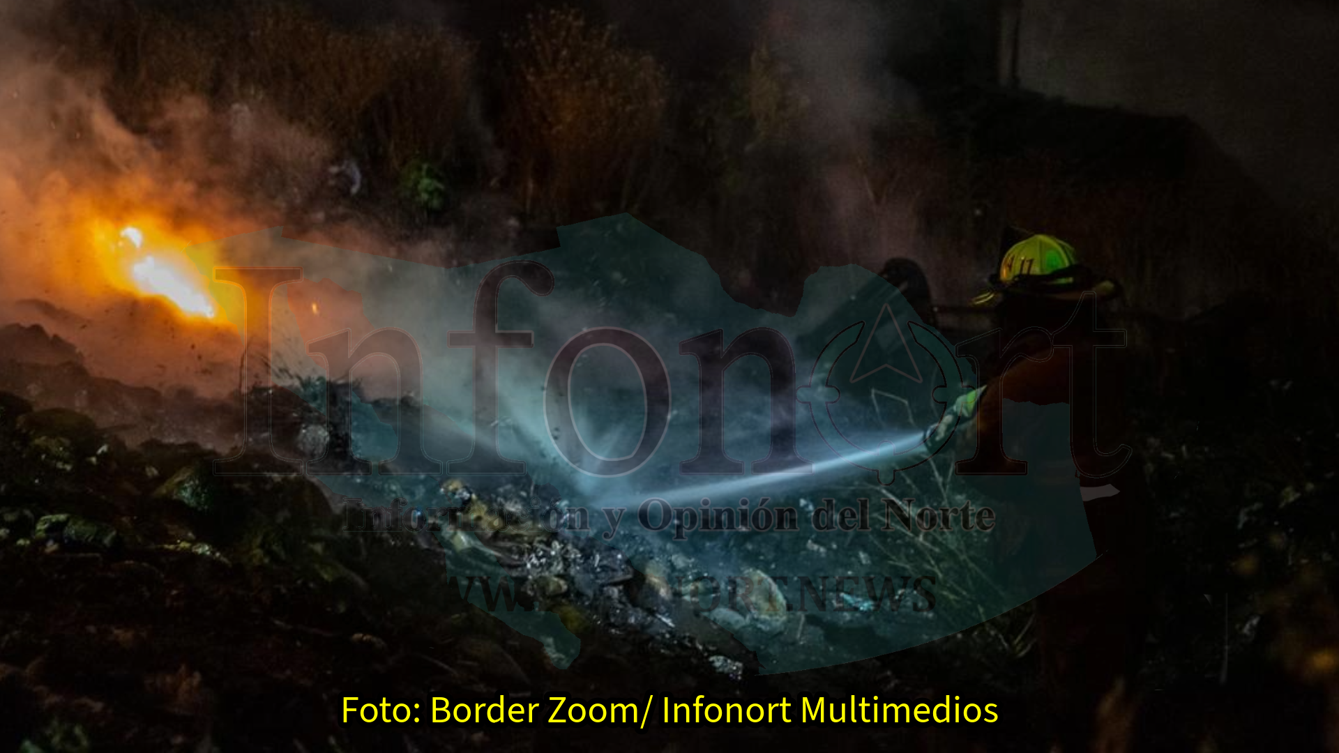 Bomberos controlan incendio en lote baldío en colonia México