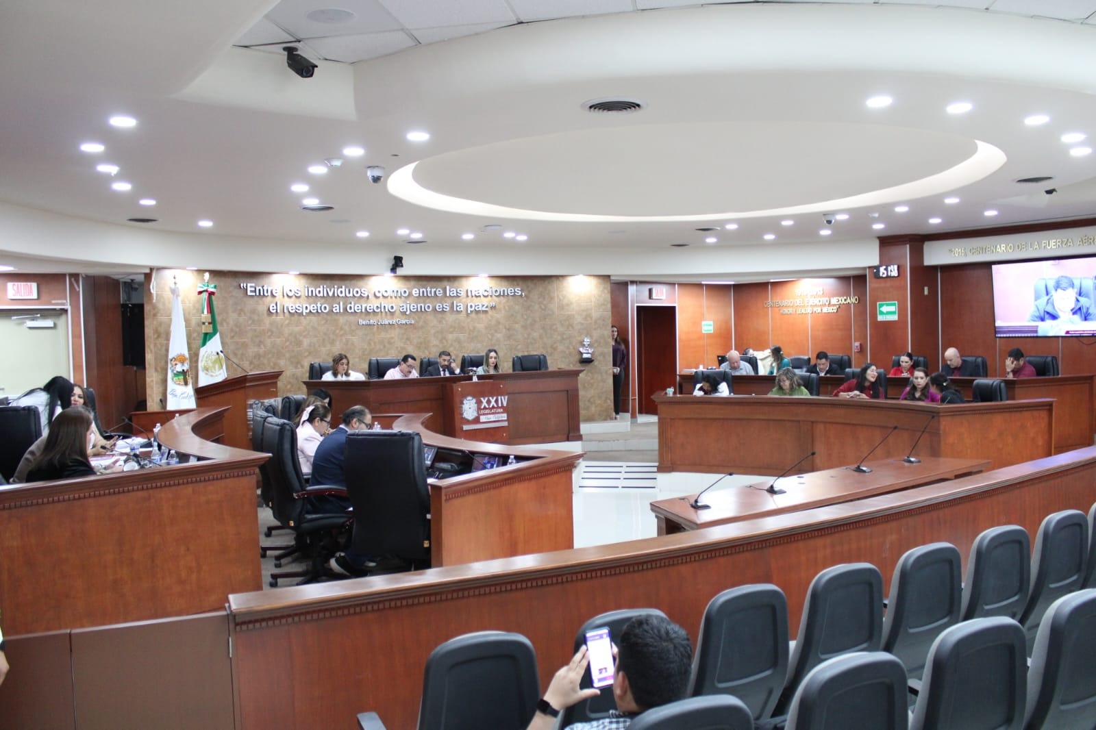 Solicita Congreso acciones para disminuir consumo de bebidas energéticas en menores