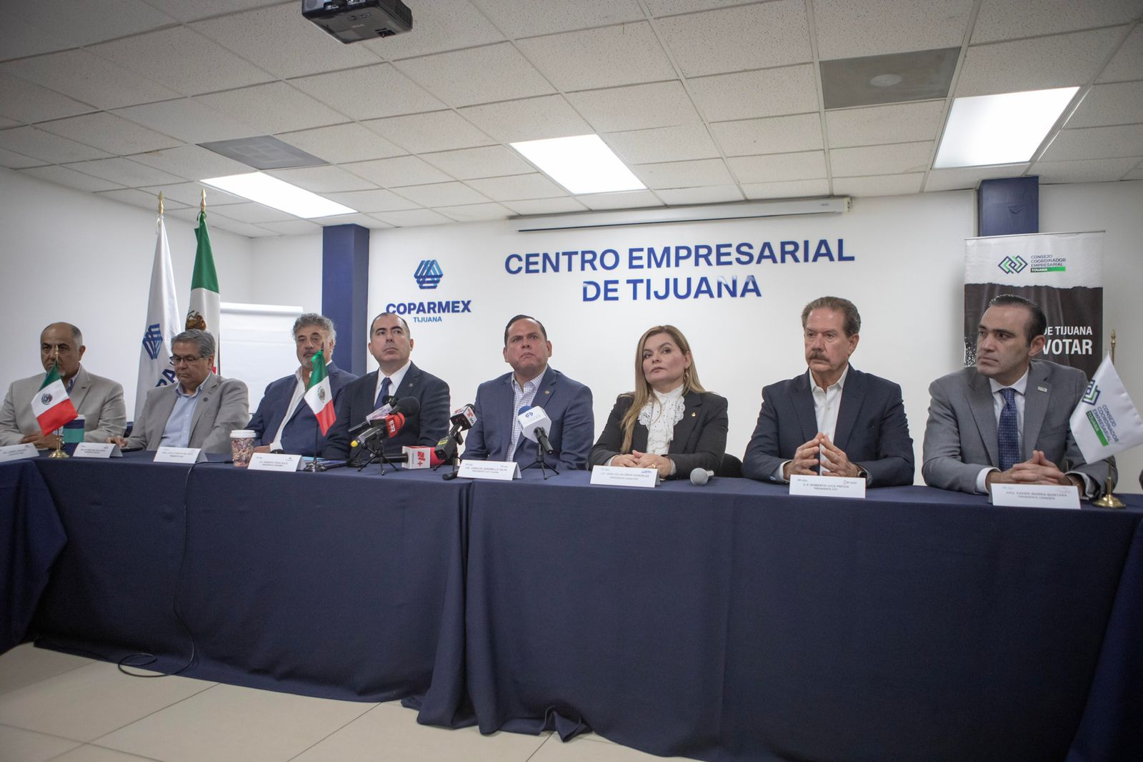 Exigen empresarios solución al desabasto de combustible por el bloqueo de Pemex en Rosarito