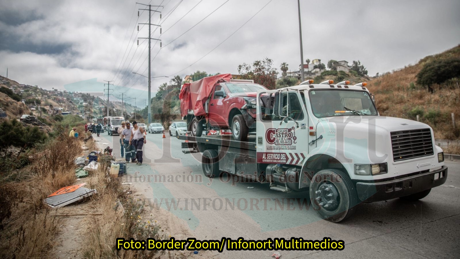 Fuerte accidente vehicular deja cuatro hombres heridos