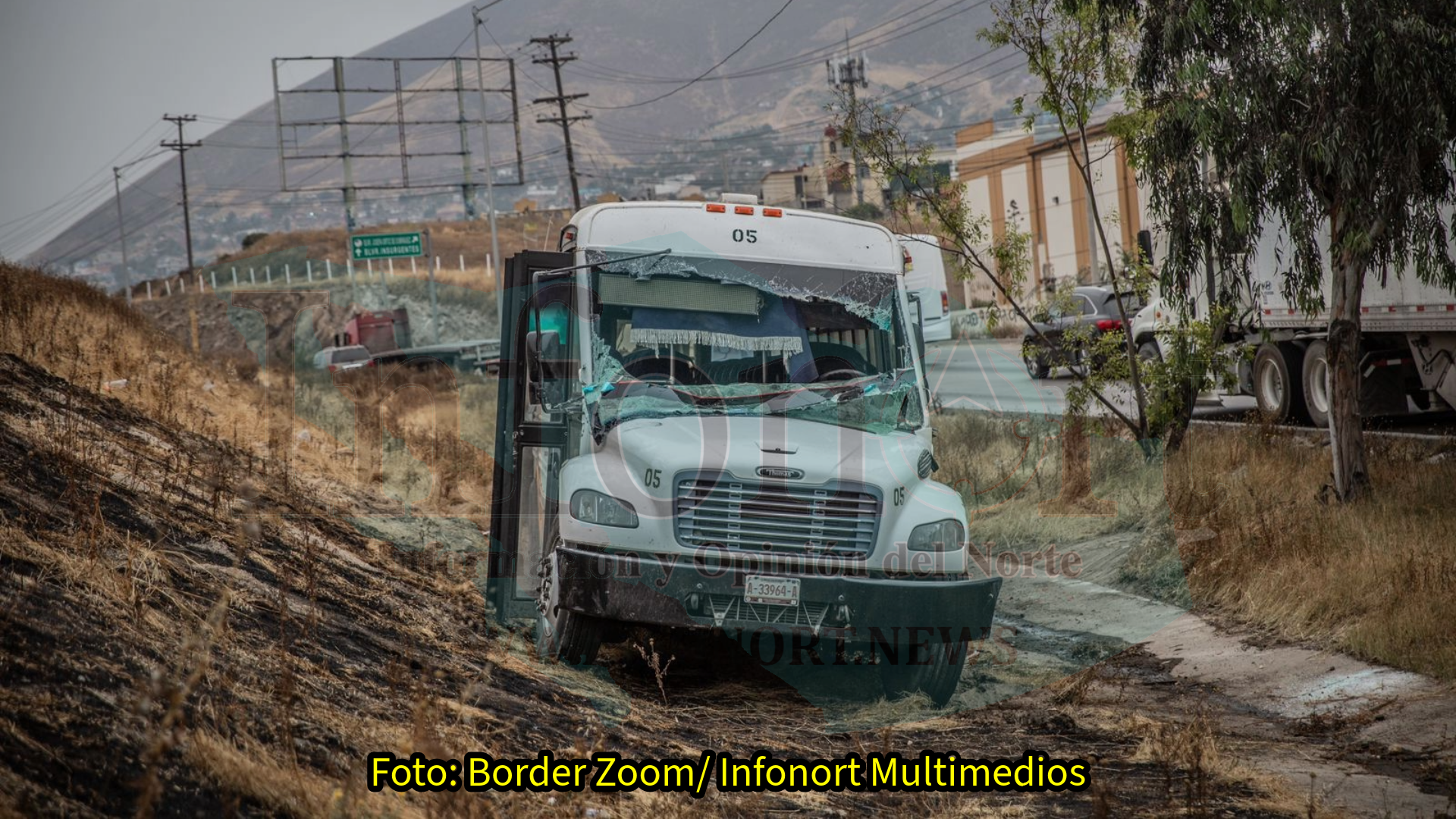 Se vuelca transporte de personal en Parque Industrial El Florido