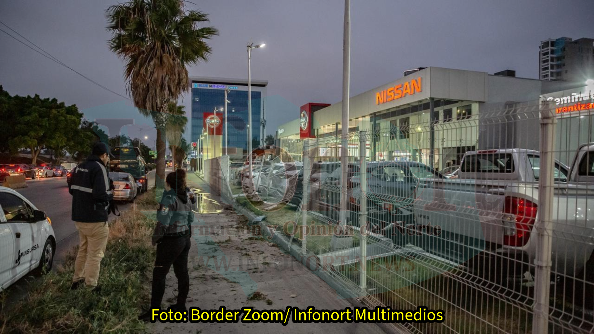 Dañan autos de agencia en accidente sobre Vía Rápida Oriente