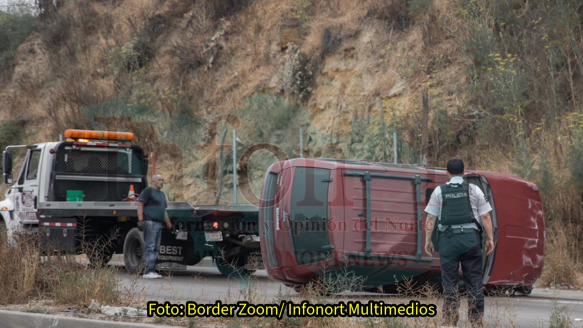 Vuelca camioneta sobre Libramiento Sur