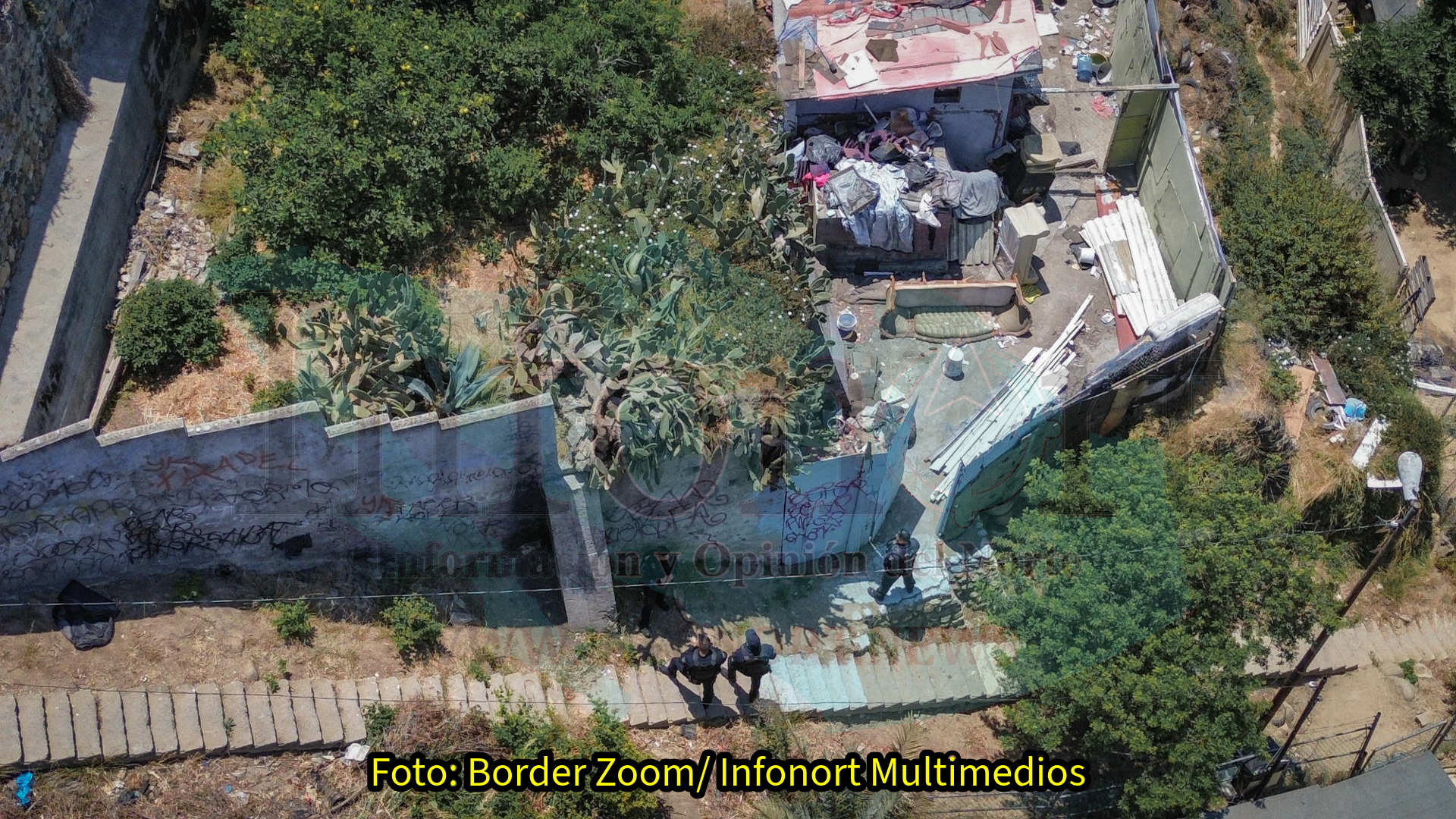 Hallan tres cuerpos en una casa; la mamá de una víctima los descubrió