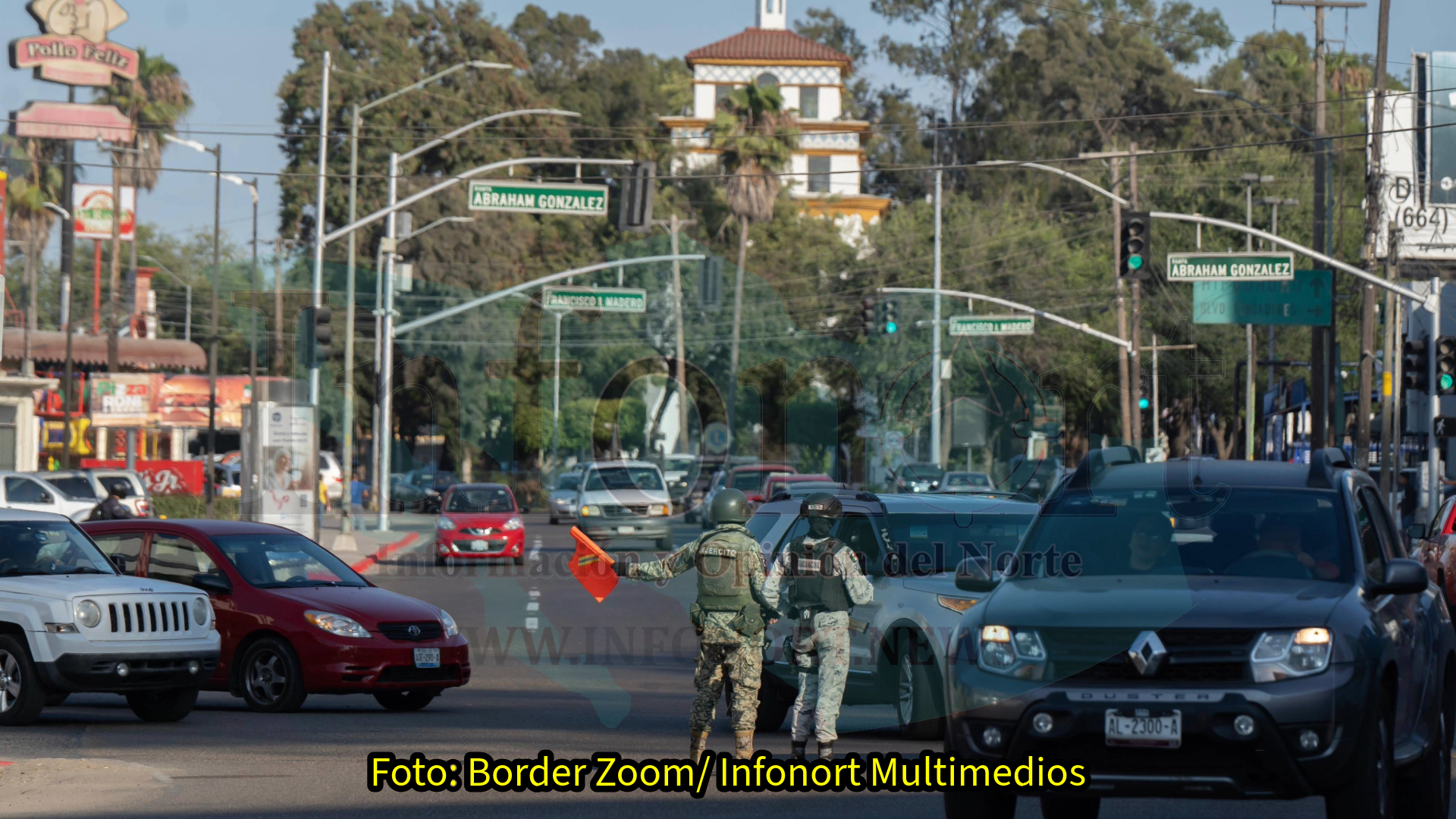 Hallan persona sin vida al interior de una camioneta en Zona Centro