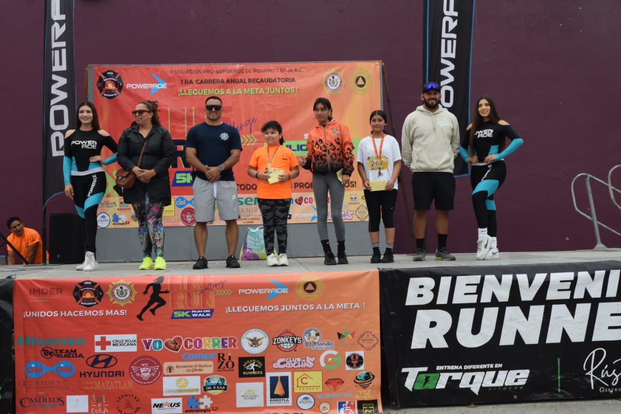 Más de 200 corredores participan en carrera ‘Fire Run & Challenge 5K’, en Rosarito