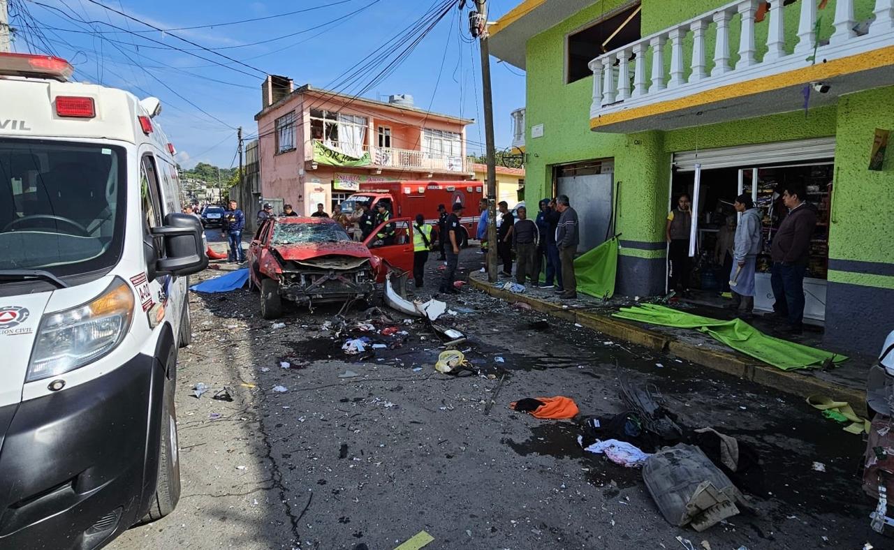 Un muerto y 12 heridos deja explosión de camioneta con pirotecnia, en Estado de México