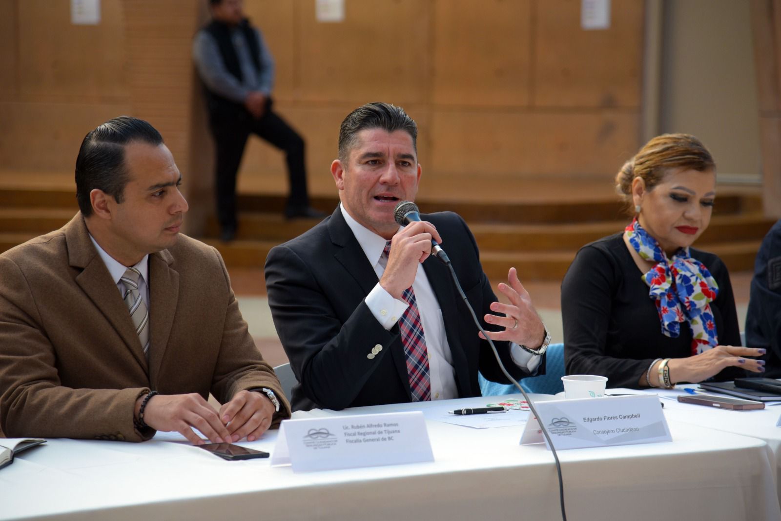 Mando Único Policial puede ser replanteamiento positivo a estrategia de seguridad: Flores Campbell