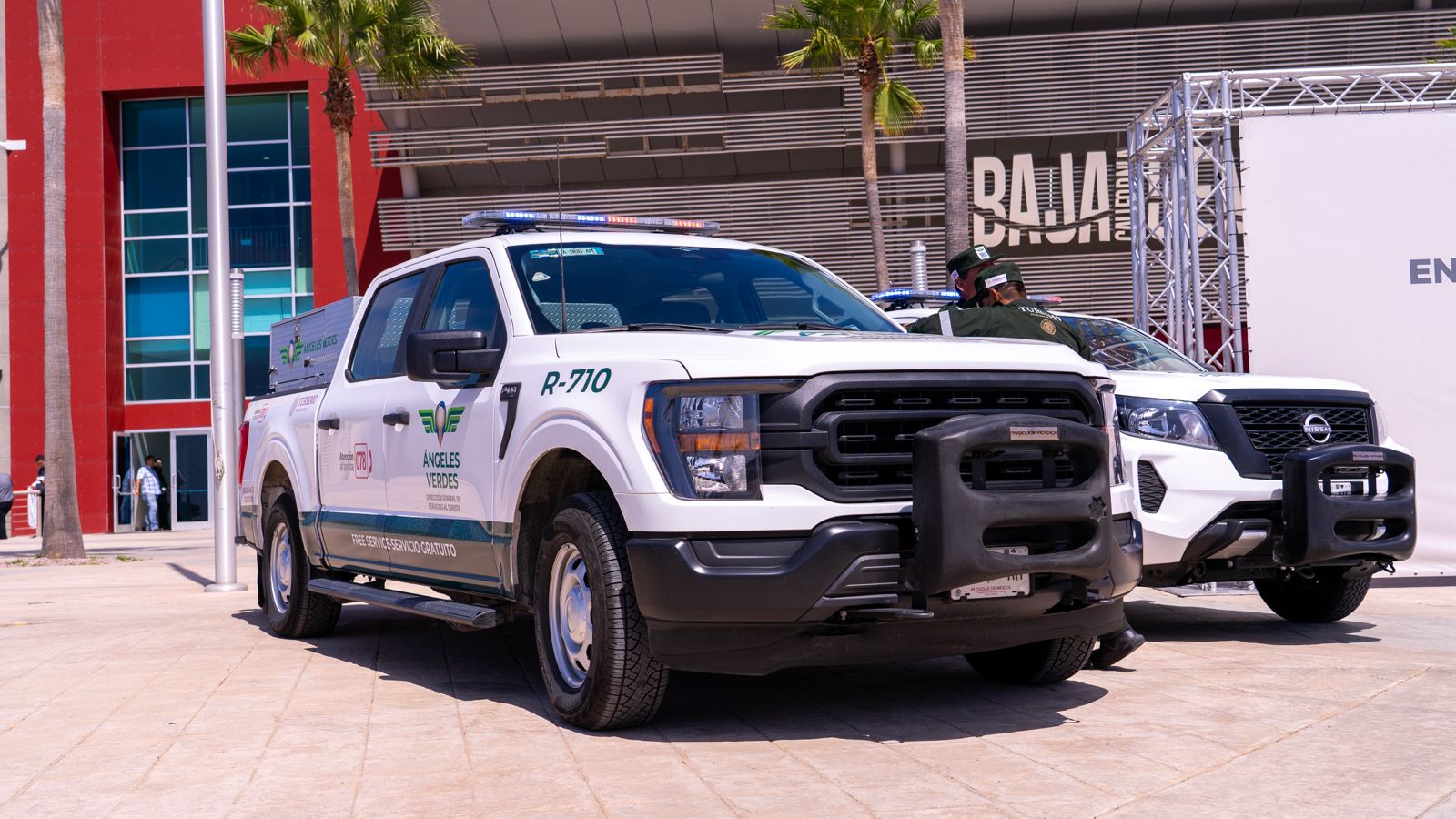 Presentan renovación de flota vehícular de Ángeles Verdes