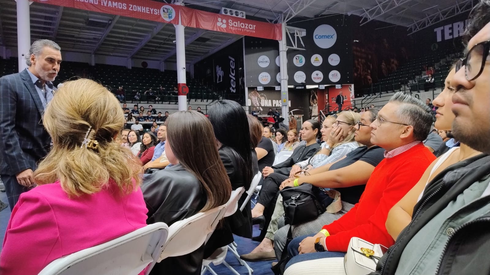 Comparte Nayo Escobar en Tijuana su receta del éxito: “cumplir de adultos nuestros sueños de niños”