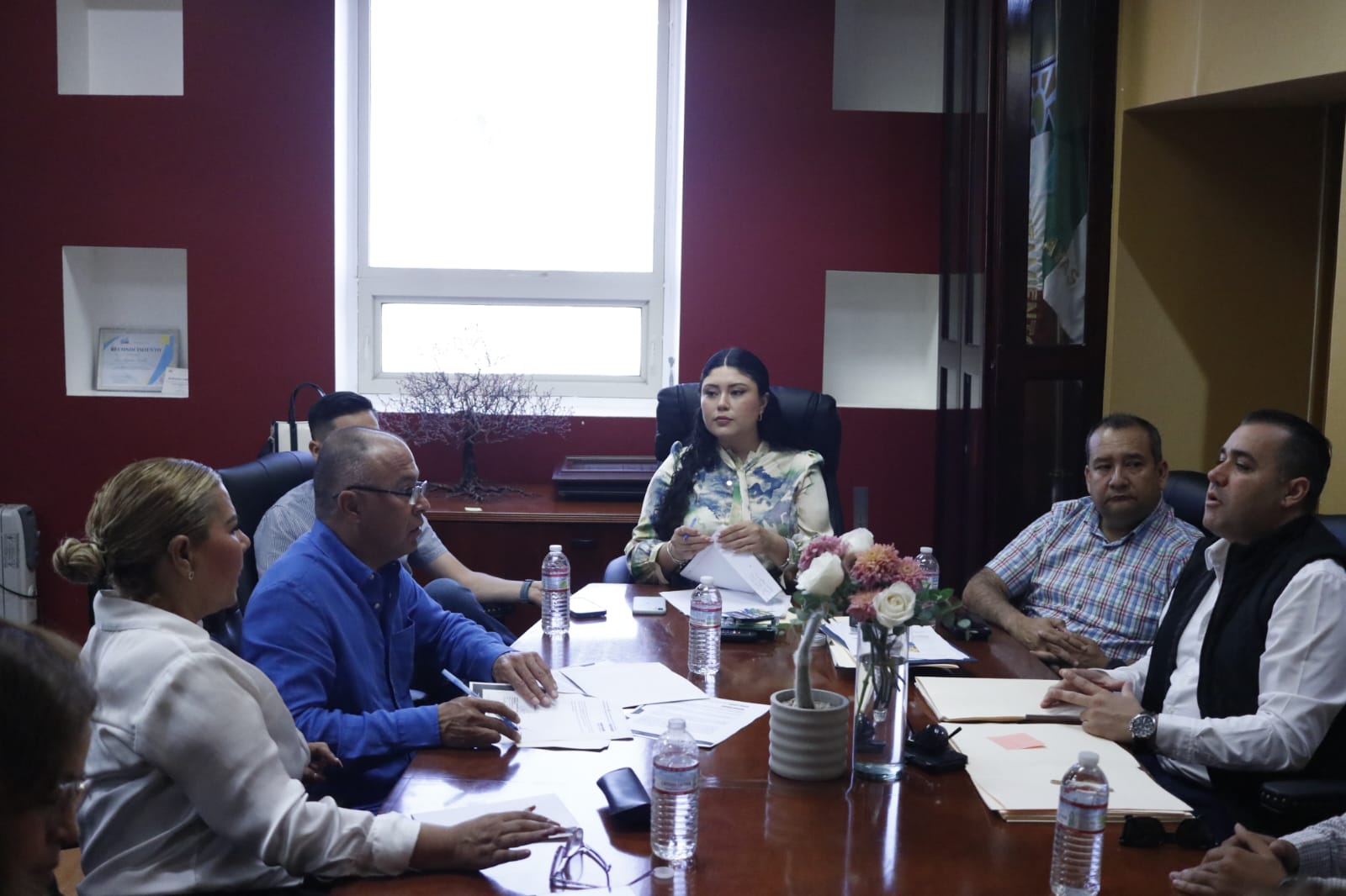 Se reúne Alejandra Padilla con integrantes de la Comisión de Transición